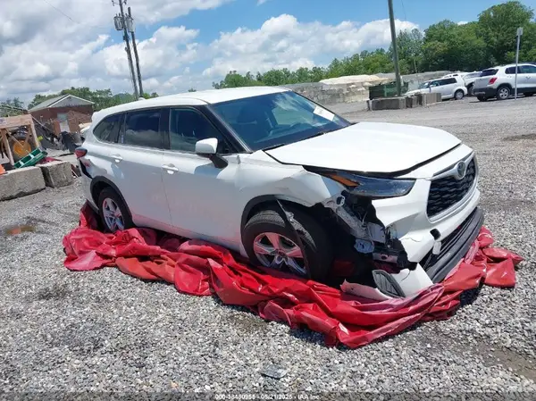 5TDCZRAH6MS067507 2021 TOYOTA HIGHLANDER - Image 1