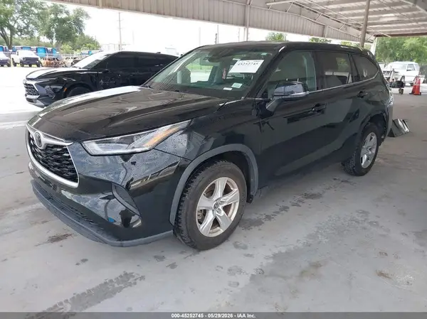 5TDCZRAH6MS516328 2021 TOYOTA HIGHLANDER - Image 2