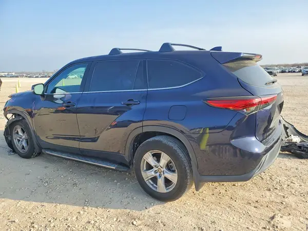 5TDCZRAH6MS536112 2021 TOYOTA HIGHLANDER - Image 2