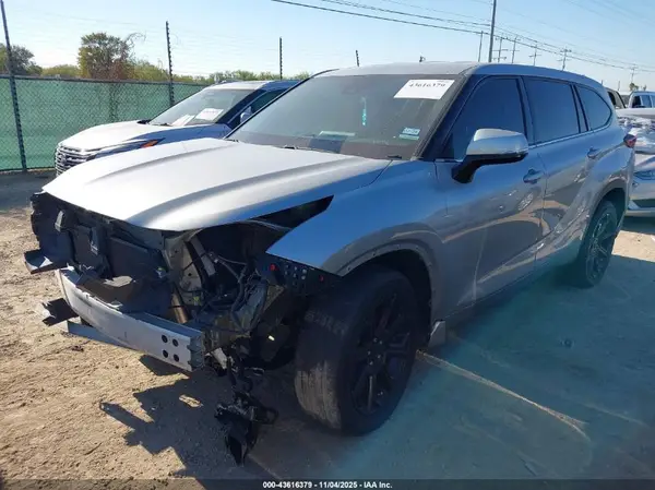 5TDCZRAH6NS120191 2022 TOYOTA HIGHLANDER - Image 2