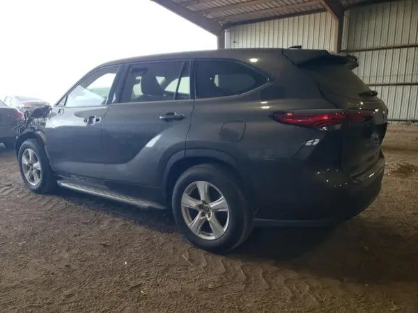 5TDCZRAH6NS142918 2022 TOYOTA HIGHLANDER - Image 2