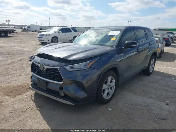 5TDCZRAH7LS003183 2020 TOYOTA HIGHLANDER - Image 2