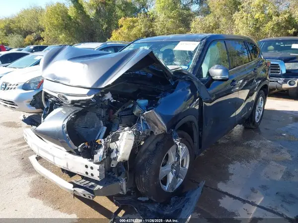 5TDCZRAH7LS009761 2020 TOYOTA HIGHLANDER - Image 2