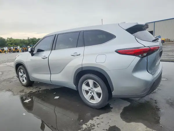 5TDCZRAH7MS069461 2021 TOYOTA HIGHLANDER - Image 2