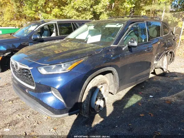 5TDCZRAH7MS516550 2021 TOYOTA HIGHLANDER - Image 2