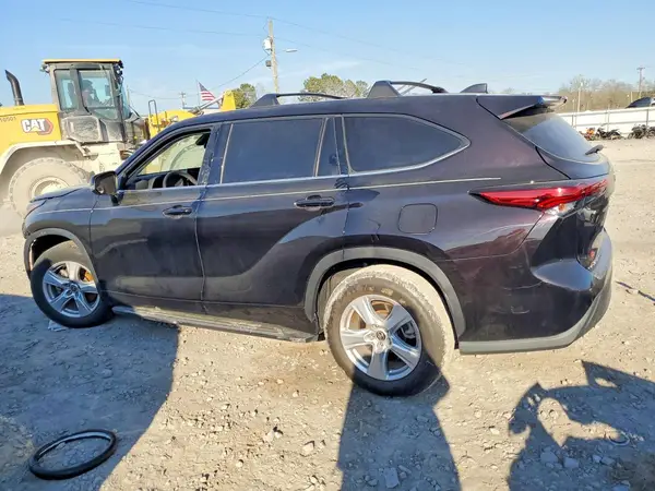 5TDCZRAH7NS101665 2022 TOYOTA HIGHLANDER - Image 2