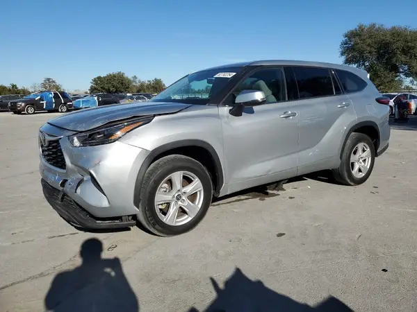 5TDCZRAH7NS117302 2022 TOYOTA HIGHLANDER - Image 1