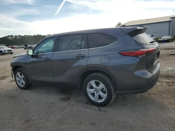 5TDCZRAH7NS141793 2022 TOYOTA HIGHLANDER - Image 2