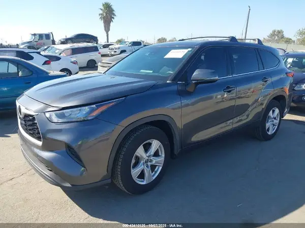 5TDCZRAH8LS008960 2020 TOYOTA HIGHLANDER - Image 2