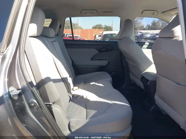 5TDCZRAH8LS008960 2020 TOYOTA HIGHLANDER - Image 8