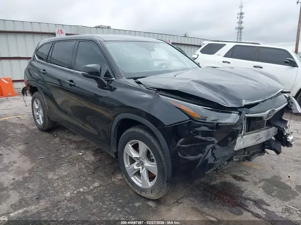 5TDCZRAH8NS137851 2022 TOYOTA HIGHLANDER - Image 1