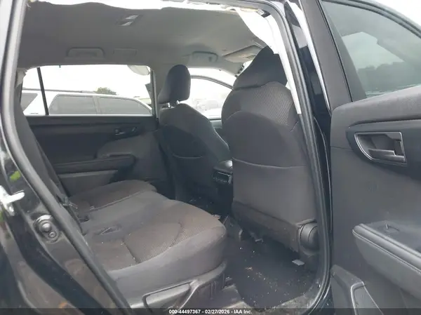 5TDCZRAH8NS137851 2022 TOYOTA HIGHLANDER - Image 8