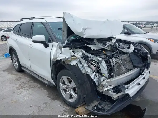 5TDCZRAH8NS539983 2022 TOYOTA HIGHLANDER - Image 1