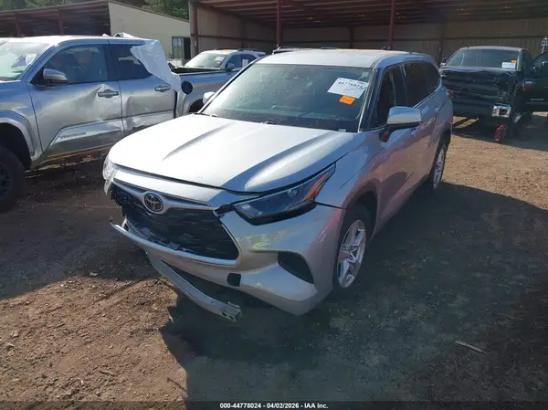 5TDCZRAH8NS550479 2022 TOYOTA HIGHLANDER - Image 2