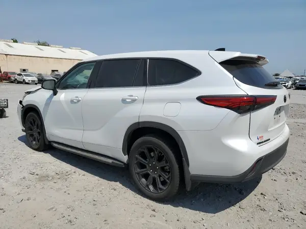 5TDCZRAH8NS559649 2022 TOYOTA HIGHLANDER - Image 2