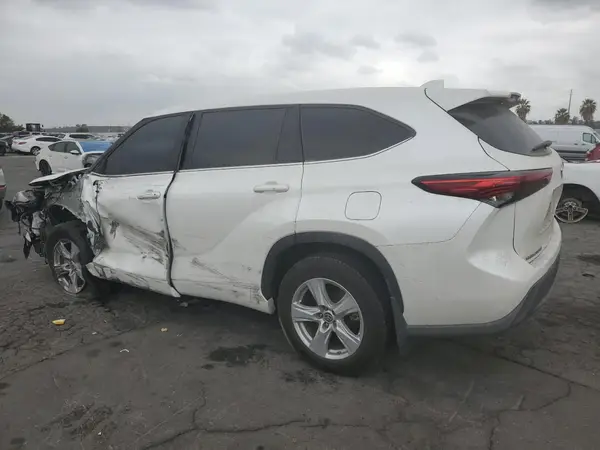 5TDCZRAH9MS049843 2021 TOYOTA HIGHLANDER - Image 2