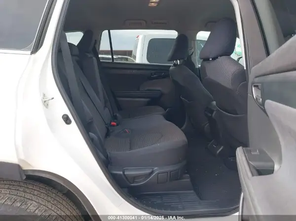 5TDCZRAH9MS077741 2021 TOYOTA HIGHLANDER - Image 8