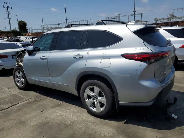 5TDCZRAH9MS087475 2021 TOYOTA HIGHLANDER - Image 2