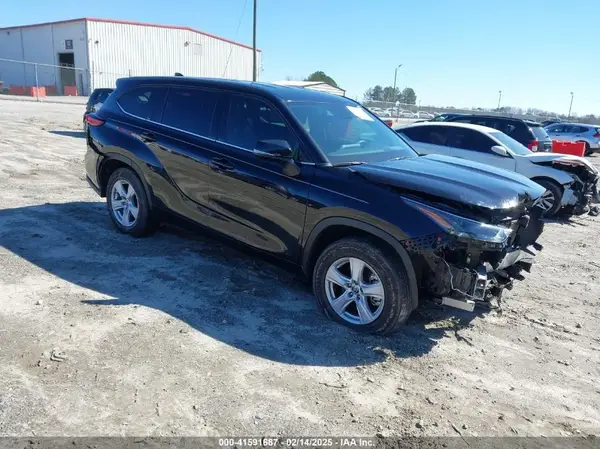 5TDCZRAH9NS104745 2022 TOYOTA HIGHLANDER - Image 1