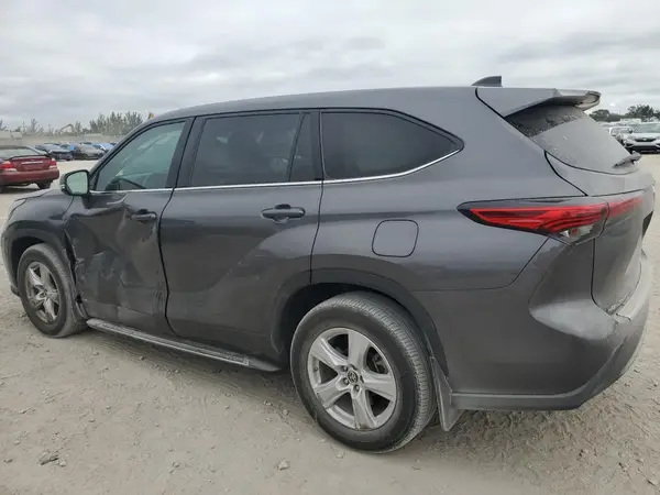5TDCZRAH9NS551804 2022 TOYOTA HIGHLANDER - Image 2