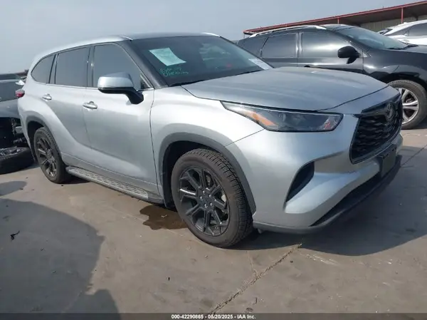 5TDCZRAH9NS560521 2022 TOYOTA HIGHLANDER - Image 1