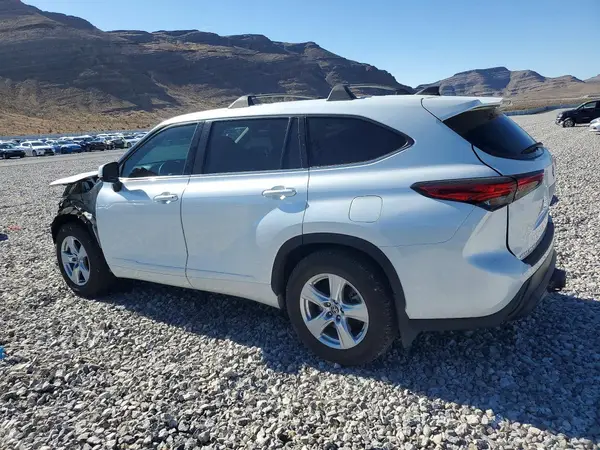 5TDCZRAHXNS092976 2022 TOYOTA HIGHLANDER - Image 2