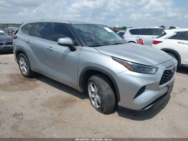 5TDCZRAHXNS099393 2022 TOYOTA HIGHLANDER - Image 1