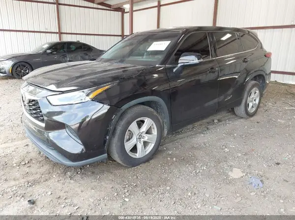 5TDCZRAHXNS115429 2022 TOYOTA HIGHLANDER - Image 2