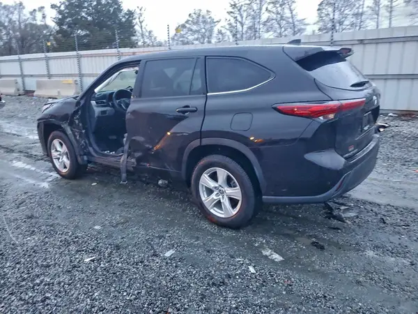 5TDCZRAHXNS134207 2022 TOYOTA HIGHLANDER - Image 2
