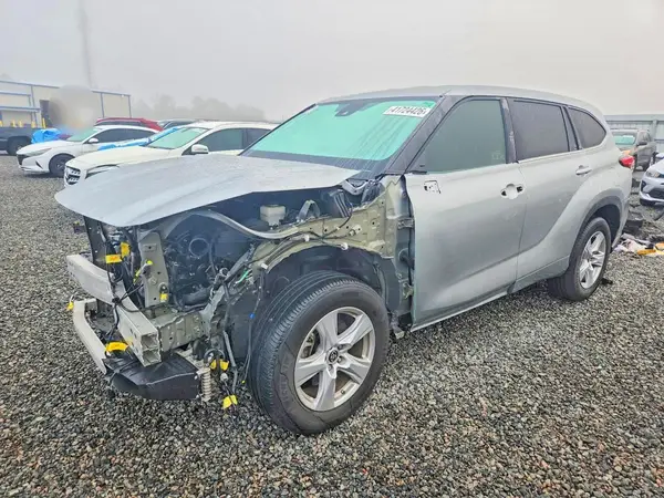 5TDCZRAHXNS137494 2022 TOYOTA HIGHLANDER - Image 1