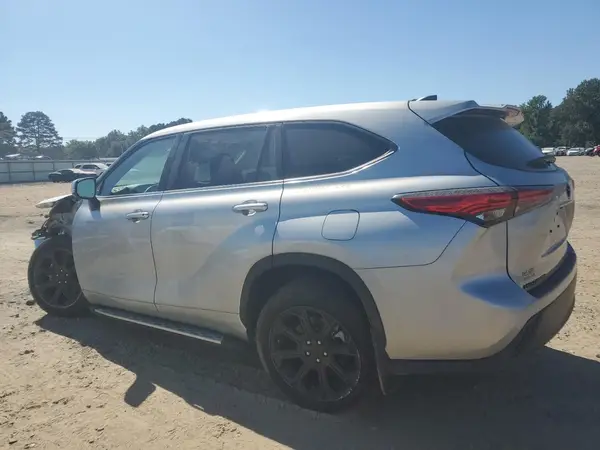 5TDCZRAHXNS140153 2022 TOYOTA HIGHLANDER - Image 2