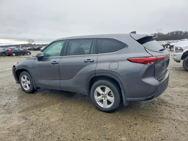 5TDCZRBH0NS588223 2022 TOYOTA HIGHLANDER - Image 2