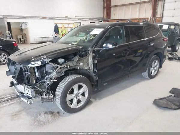 5TDCZRBH1MS097741 2021 TOYOTA HIGHLANDER - Image 2