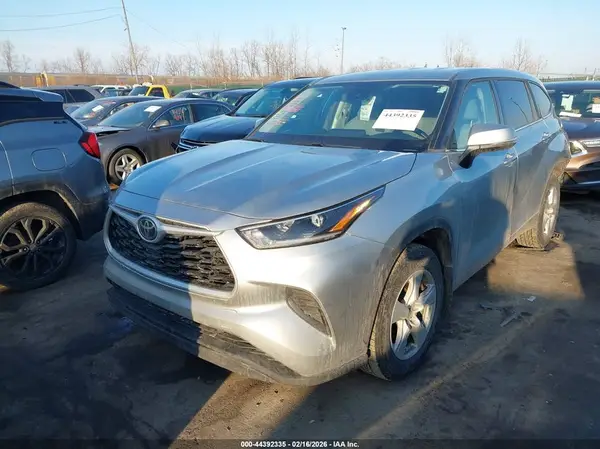 5TDCZRBH1MS531334 2021 TOYOTA HIGHLANDER - Image 2