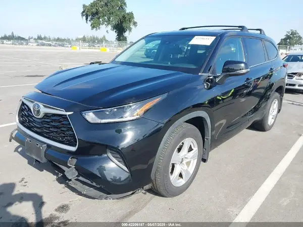 5TDCZRBH1MS558663 2021 TOYOTA HIGHLANDER - Image 2