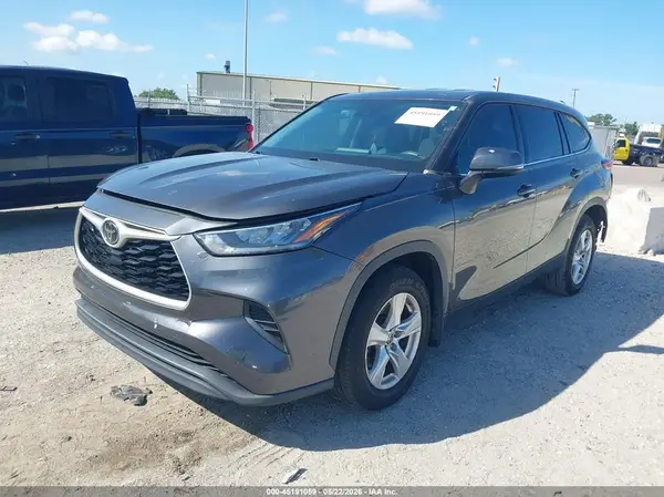 5TDCZRBH2LS042861 2020 TOYOTA HIGHLANDER - Image 2