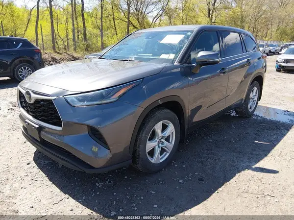 5TDCZRBH2MS106821 2021 TOYOTA HIGHLANDER - Image 2