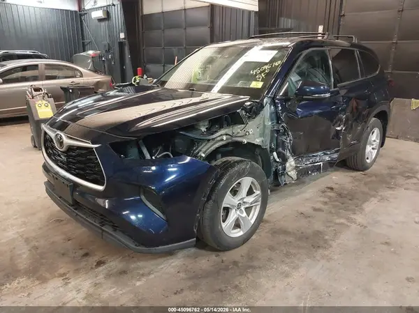 5TDCZRBH2MS133386 2021 TOYOTA HIGHLANDER - Image 2