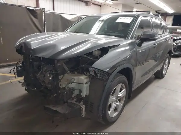 5TDCZRBH2MS146641 2021 TOYOTA HIGHLANDER - Image 2