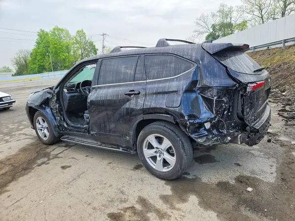 5TDCZRBH2NS225146 2022 TOYOTA HIGHLANDER - Image 2