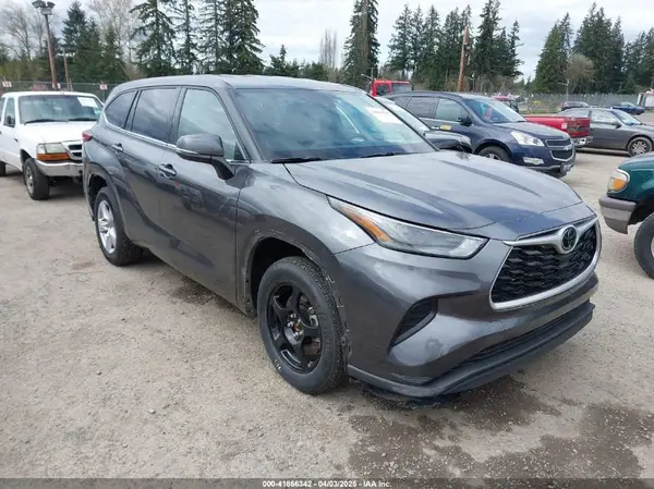 5TDCZRBH2NS578180 2022 TOYOTA HIGHLANDER - Image 1