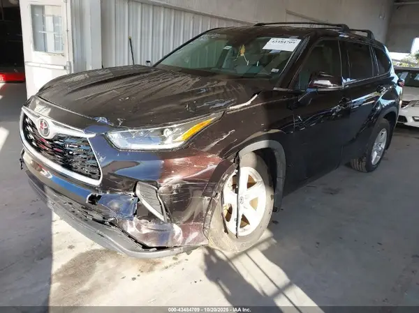 5TDCZRBH4MS157706 2021 TOYOTA HIGHLANDER - Image 2