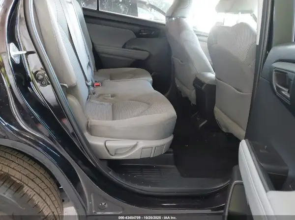 5TDCZRBH4MS157706 2021 TOYOTA HIGHLANDER - Image 8