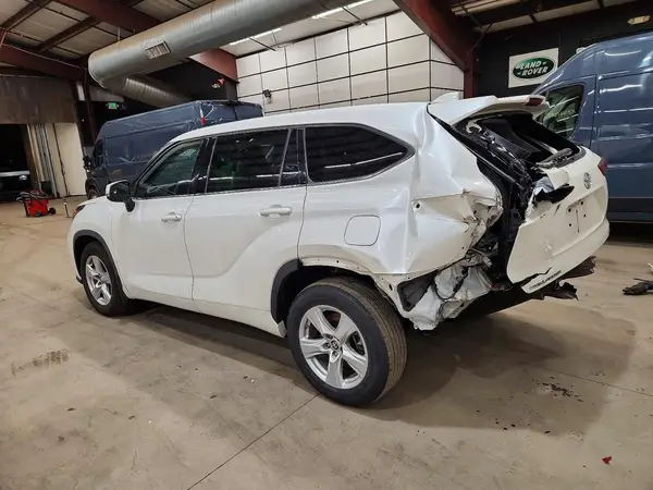 5TDCZRBH5MS078187 2021 TOYOTA HIGHLANDER - Image 2