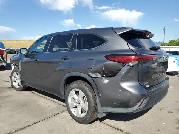 5TDCZRBH5MS137268 2021 TOYOTA HIGHLANDER - Image 2