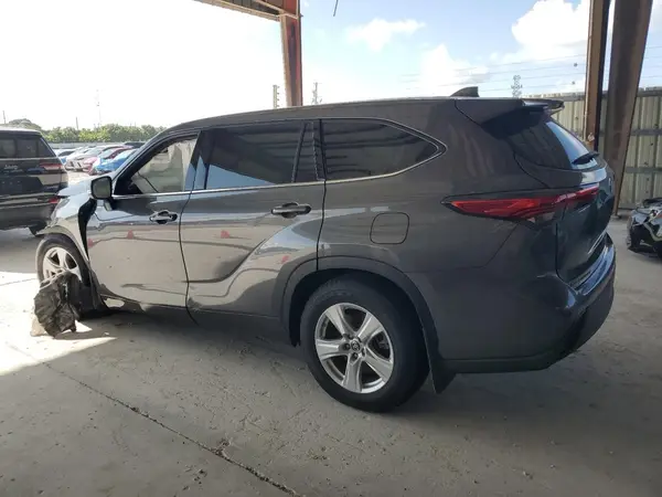 5TDCZRBH5MS558195 2021 TOYOTA HIGHLANDER - Image 2