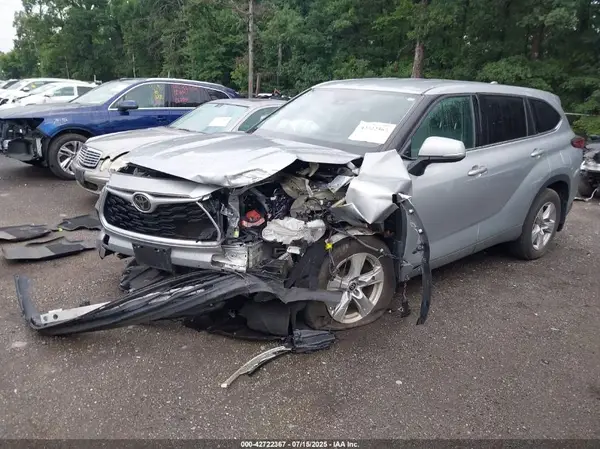 5TDCZRBH5MS559105 2021 TOYOTA HIGHLANDER - Image 2