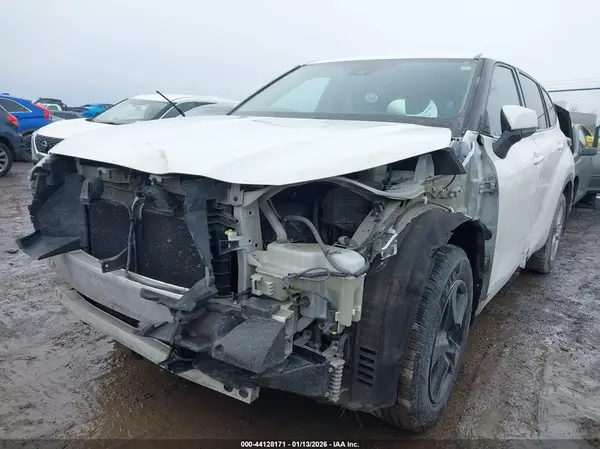 5TDCZRBH6LS513443 2020 TOYOTA HIGHLANDER - Image 2