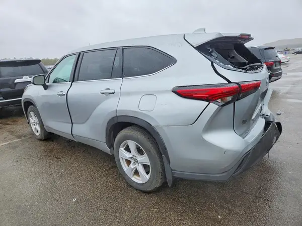 5TDCZRBH6MS065206 2021 TOYOTA HIGHLANDER - Image 2