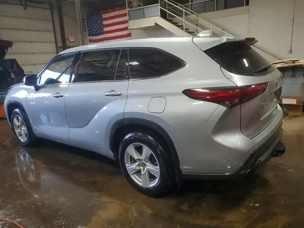 5TDCZRBH6MS527814 2021 TOYOTA HIGHLANDER - Image 2